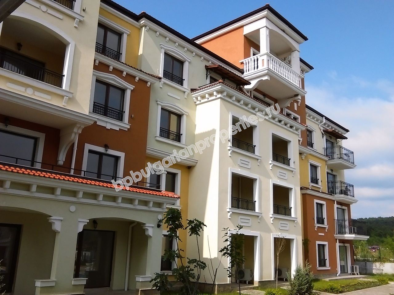 Луксозни апартаменти за продажба в нов комплекс близо до плажа в град Созопол Луксозни апартаменти за продажба в нов комплекс близо до плажа в град Созопол