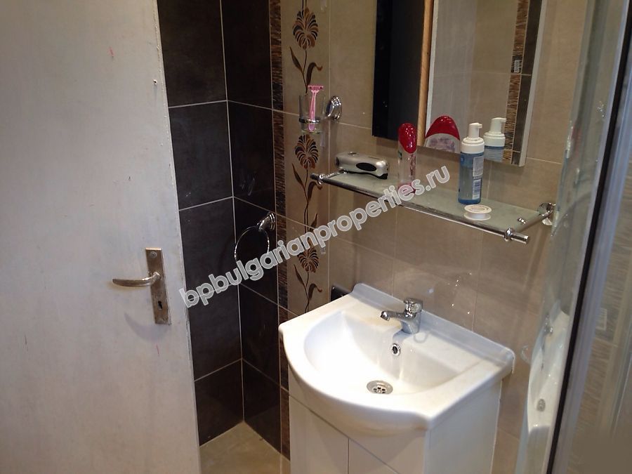 Реновирана двуетажна къща за продажба в село в Странджа планина Реновирана двуетажна къща за продажба в село в Странджа планина