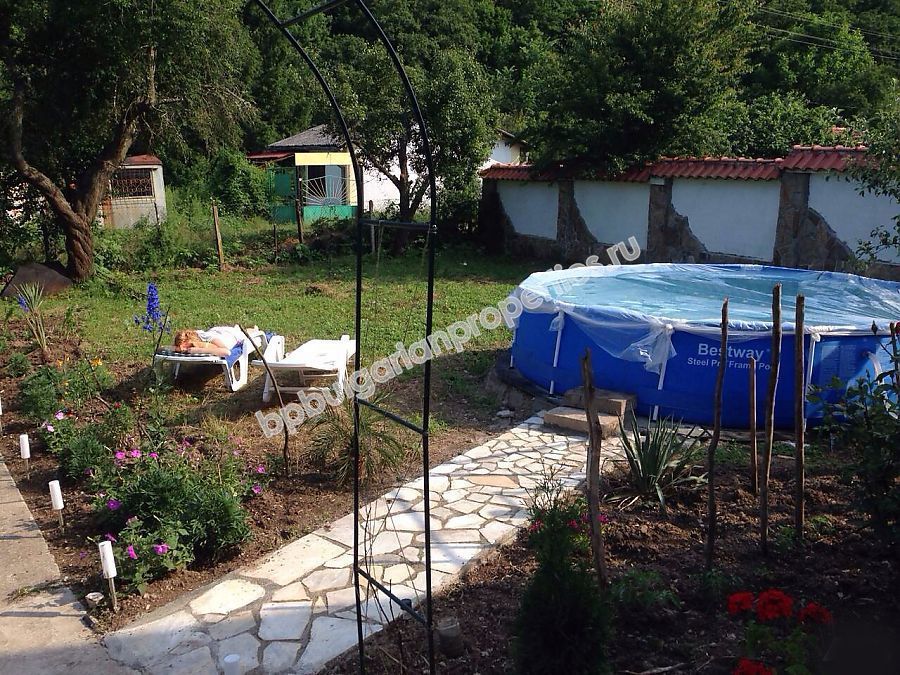 Реновирана двуетажна къща за продажба в село в Странджа планина Реновирана двуетажна къща за продажба в село в Странджа планина