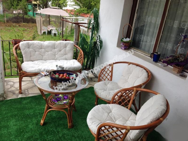 Реновирана двуетажна къща за продажба в село в Странджа планина Реновирана двуетажна къща за продажба в село в Странджа планина