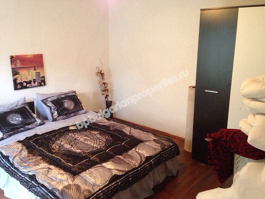 Реновирана двуетажна къща за продажба в село в Странджа планина Реновирана двуетажна къща за продажба в село в Странджа планина