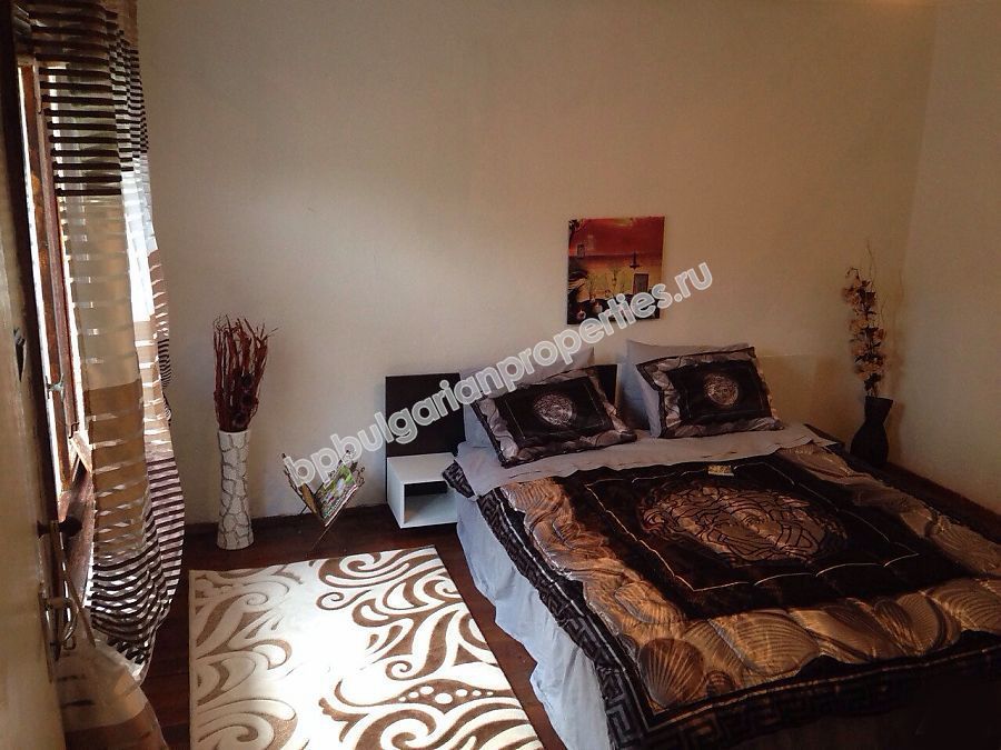 Реновирана двуетажна къща за продажба в село в Странджа планина Реновирана двуетажна къща за продажба в село в Странджа планина