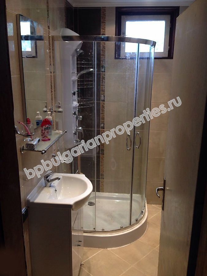 Реновирана двуетажна къща за продажба в село в Странджа планина Реновирана двуетажна къща за продажба в село в Странджа планина