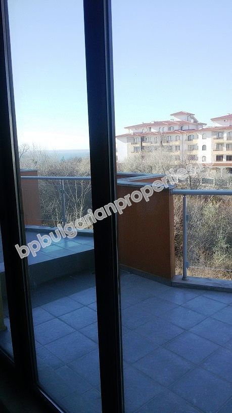 Двустаен апартамент до плажа с изглед море за продажба в курорта Равда Двустаен апартамент до плажа с изглед море за продажба в курорта Равда