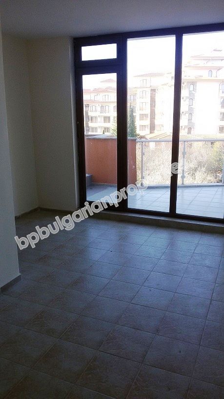 Двустаен апартамент до плажа с изглед море за продажба в курорта Равда Двустаен апартамент до плажа с изглед море за продажба в курорта Равда