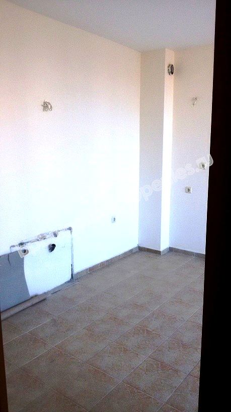 Двустаен апартамент до плажа с изглед море за продажба в курорта Равда Двустаен апартамент до плажа с изглед море за продажба в курорта Равда