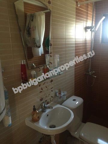 Двуетажна къща в спокоен зелен квартал на Бургас Двуетажна къща в спокоен зелен квартал на Бургас