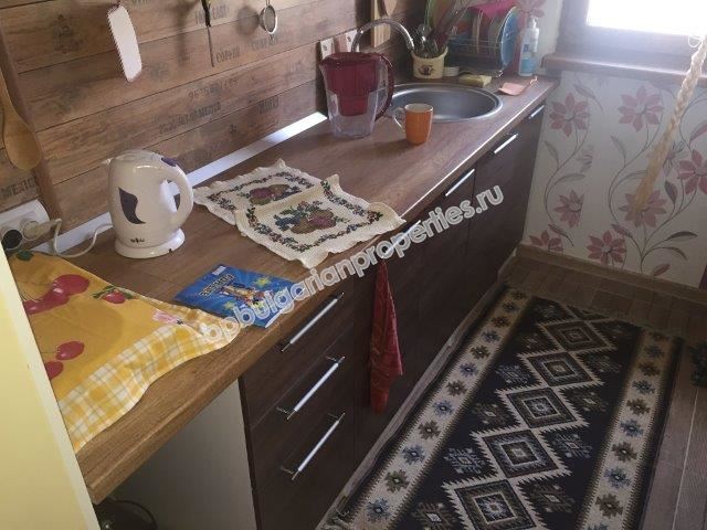 Двуетажна къща в спокоен зелен квартал на Бургас Двуетажна къща в спокоен зелен квартал на Бургас