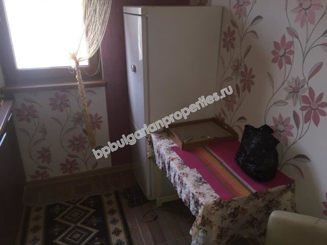 Двуетажна къща в спокоен зелен квартал на Бургас Двуетажна къща в спокоен зелен квартал на Бургас