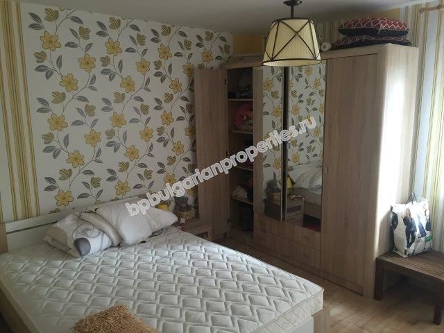 Двуетажна къща в спокоен зелен квартал на Бургас Двуетажна къща в спокоен зелен квартал на Бургас