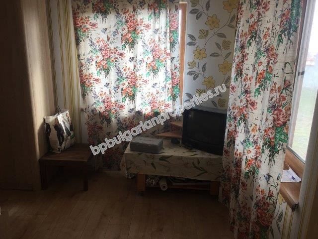 Двуетажна къща в спокоен зелен квартал на Бургас Двуетажна къща в спокоен зелен квартал на Бургас