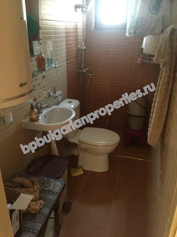 Двуетажна къща в спокоен зелен квартал на Бургас Двуетажна къща в спокоен зелен квартал на Бургас