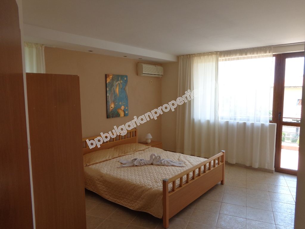 Продава се луксозна двуетажна мебелирана вила край Слънчев Бряг Продава се луксозна двуетажна мебелирана вила край Слънчев Бряг