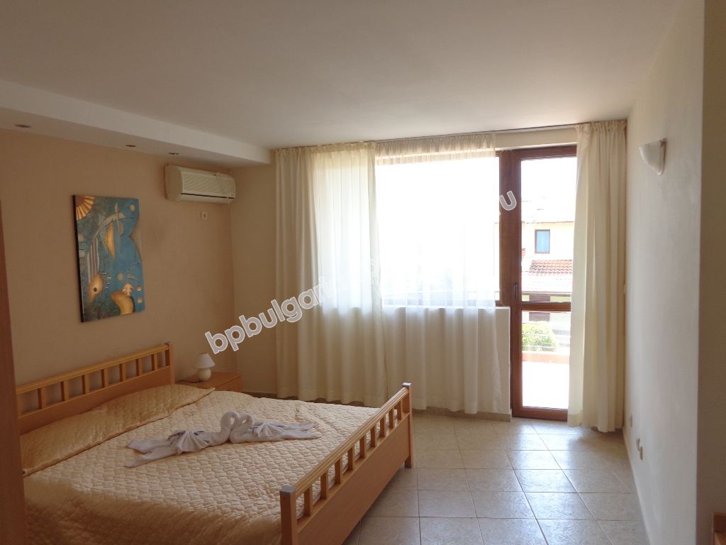 Продава се луксозна двуетажна мебелирана вила край Слънчев Бряг Продава се луксозна двуетажна мебелирана вила край Слънчев Бряг