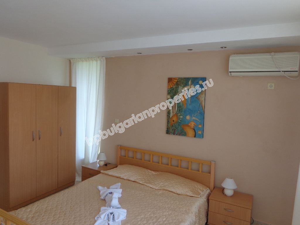 Продава се луксозна двуетажна мебелирана вила край Слънчев Бряг Продава се луксозна двуетажна мебелирана вила край Слънчев Бряг