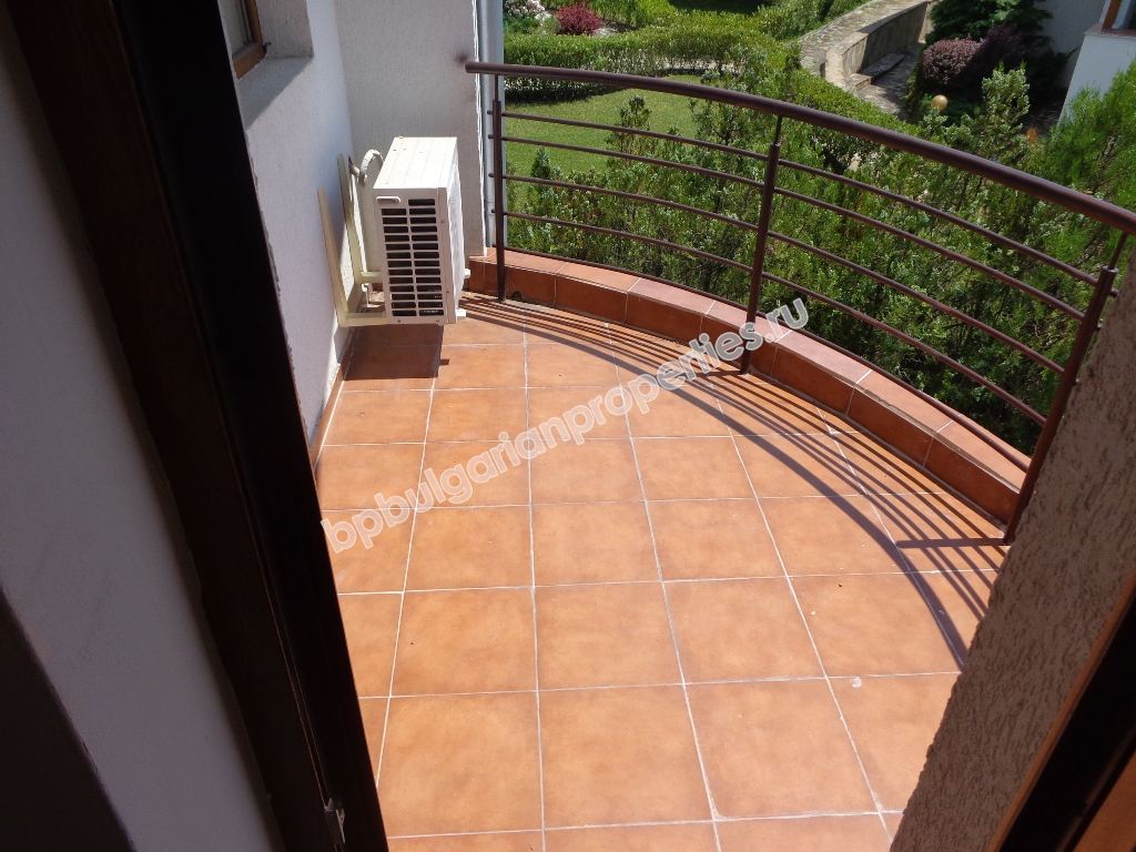 Продава се луксозна двуетажна мебелирана вила край Слънчев Бряг Продава се луксозна двуетажна мебелирана вила край Слънчев Бряг