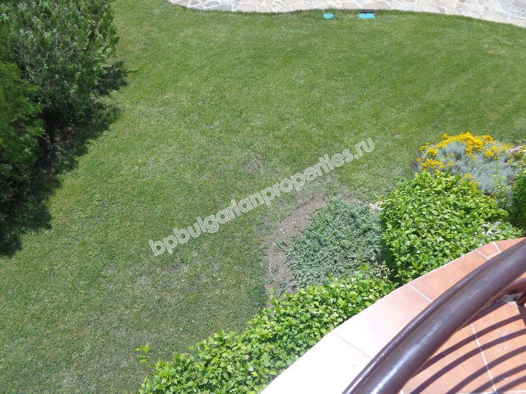 Продава се луксозна двуетажна мебелирана вила край Слънчев Бряг Продава се луксозна двуетажна мебелирана вила край Слънчев Бряг