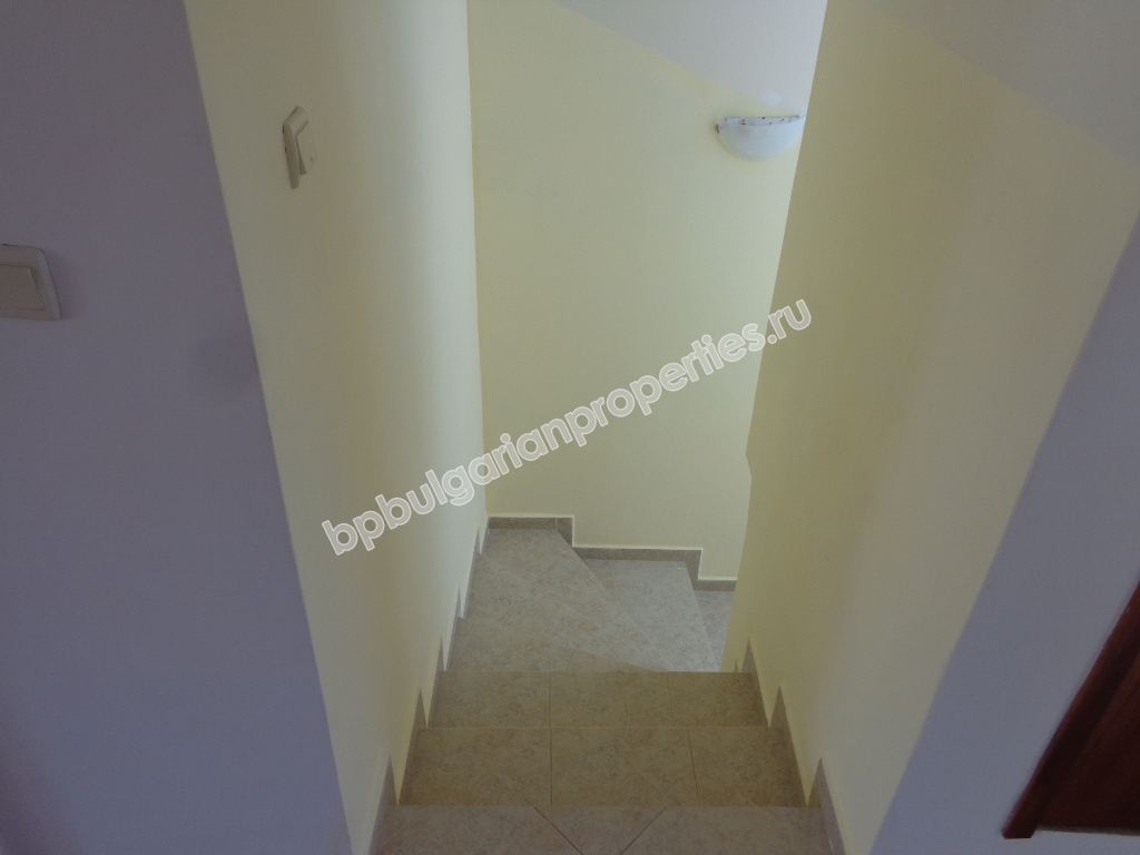 Продава се луксозна двуетажна мебелирана вила край Слънчев Бряг Продава се луксозна двуетажна мебелирана вила край Слънчев Бряг