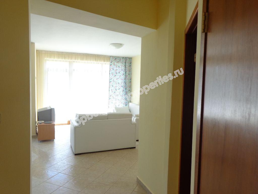 Продава се луксозна двуетажна мебелирана вила край Слънчев Бряг Продава се луксозна двуетажна мебелирана вила край Слънчев Бряг