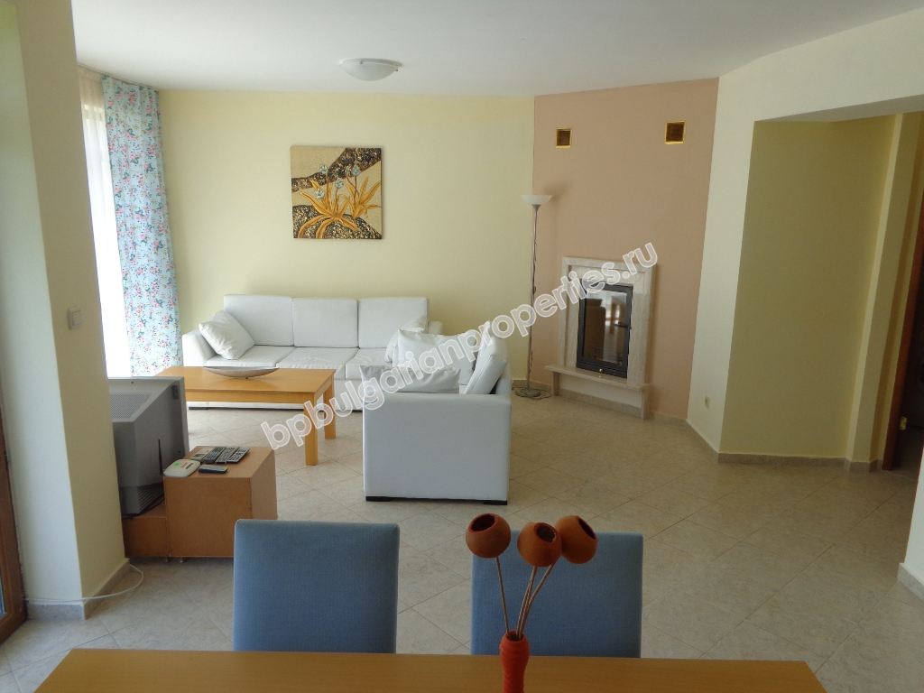 Продава се луксозна двуетажна мебелирана вила край Слънчев Бряг Продава се луксозна двуетажна мебелирана вила край Слънчев Бряг