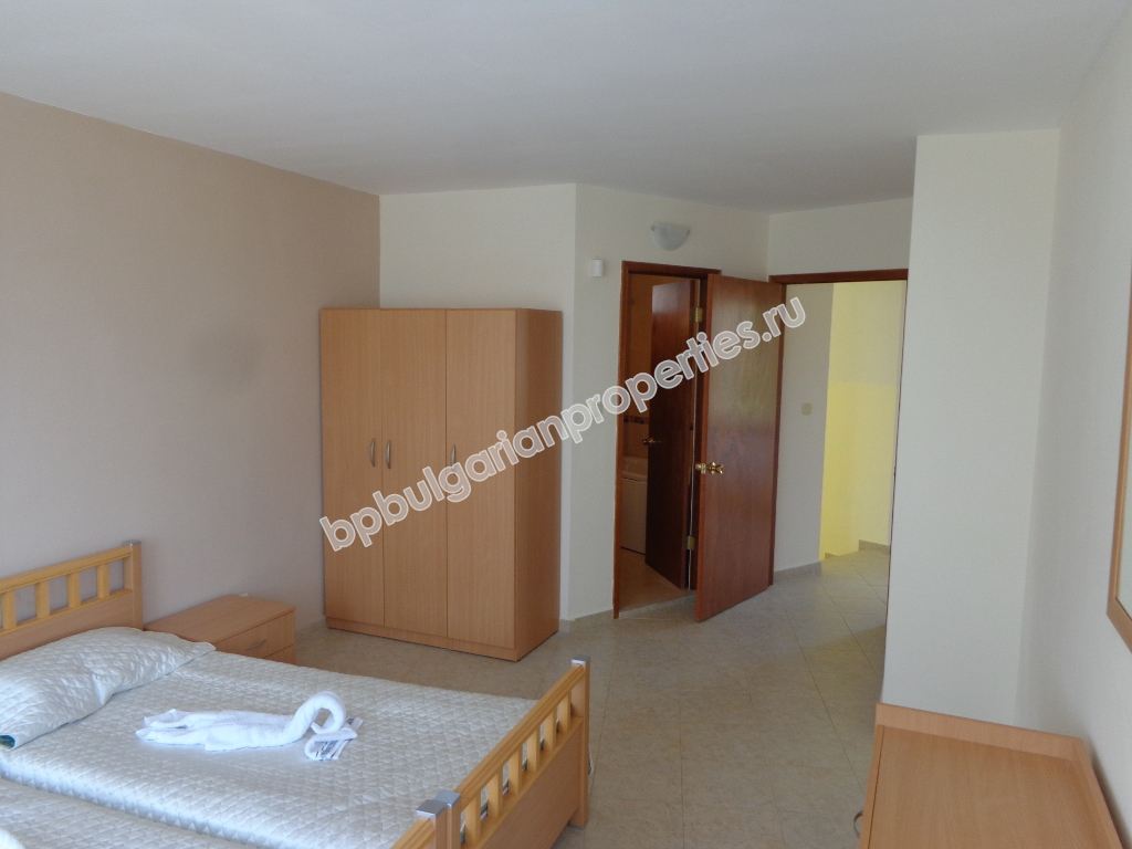 Продава се луксозна двуетажна мебелирана вила край Слънчев Бряг Продава се луксозна двуетажна мебелирана вила край Слънчев Бряг