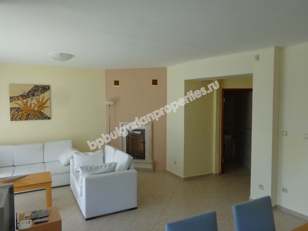 Продава се луксозна двуетажна мебелирана вила край Слънчев Бряг Продава се луксозна двуетажна мебелирана вила край Слънчев Бряг