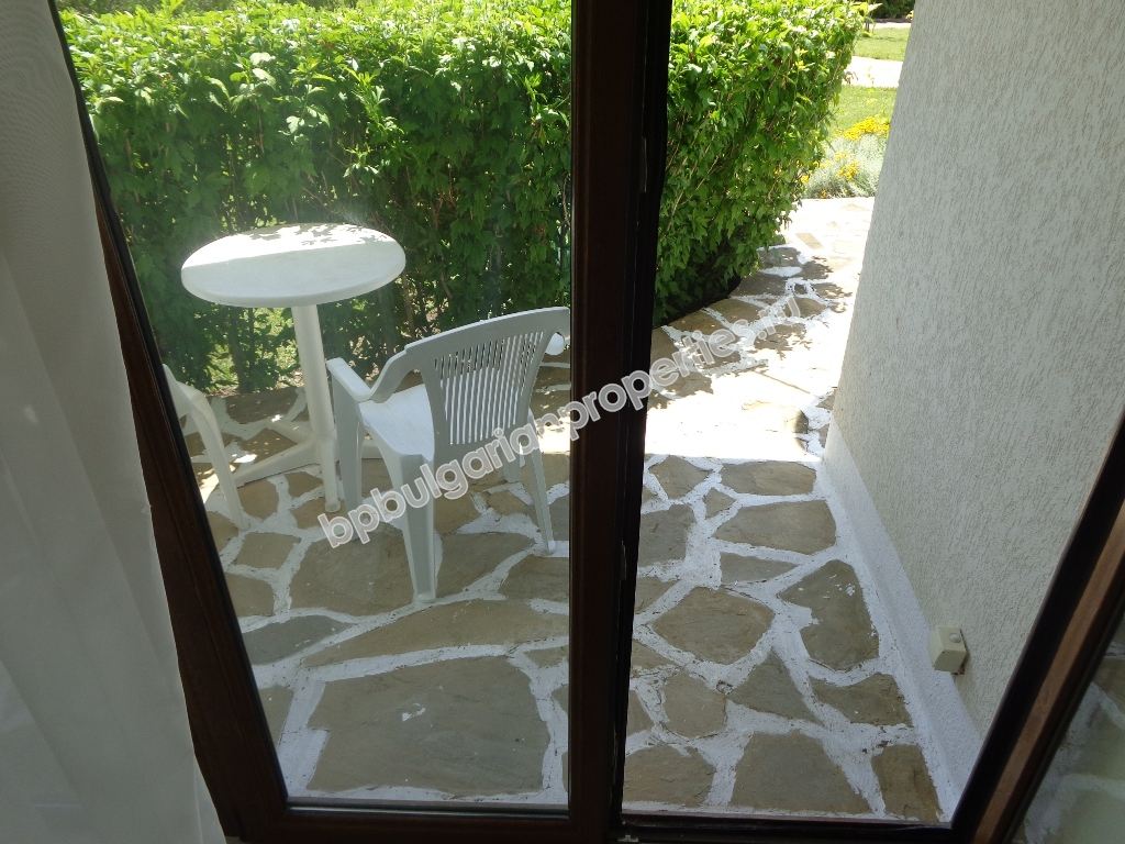 Продава се луксозна двуетажна мебелирана вила край Слънчев Бряг Продава се луксозна двуетажна мебелирана вила край Слънчев Бряг