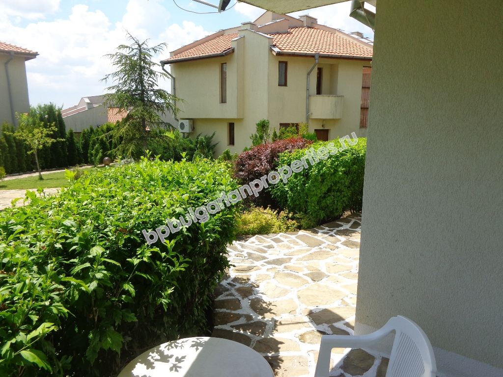 Продава се луксозна двуетажна мебелирана вила край Слънчев Бряг Продава се луксозна двуетажна мебелирана вила край Слънчев Бряг