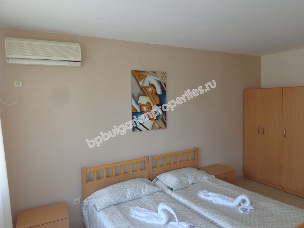 Продава се луксозна двуетажна мебелирана вила край Слънчев Бряг Продава се луксозна двуетажна мебелирана вила край Слънчев Бряг