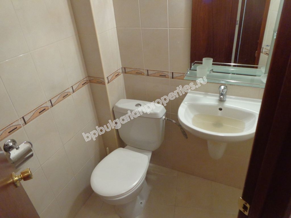 Продава се луксозна двуетажна мебелирана вила край Слънчев Бряг Продава се луксозна двуетажна мебелирана вила край Слънчев Бряг