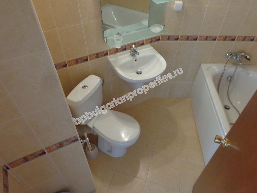 Продава се луксозна двуетажна мебелирана вила край Слънчев Бряг Продава се луксозна двуетажна мебелирана вила край Слънчев Бряг