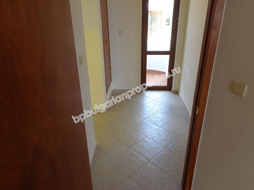 Продава се луксозна двуетажна мебелирана вила край Слънчев Бряг Продава се луксозна двуетажна мебелирана вила край Слънчев Бряг