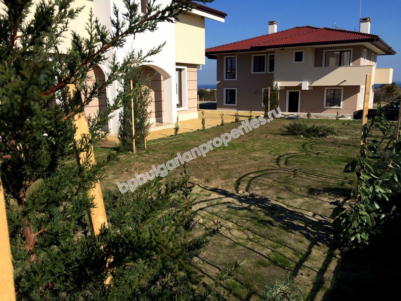 Луксозни таунхауси близо до плажа за продажба в курорта Лозенец Луксозни таунхауси близо до плажа за продажба в курорта Лозенец