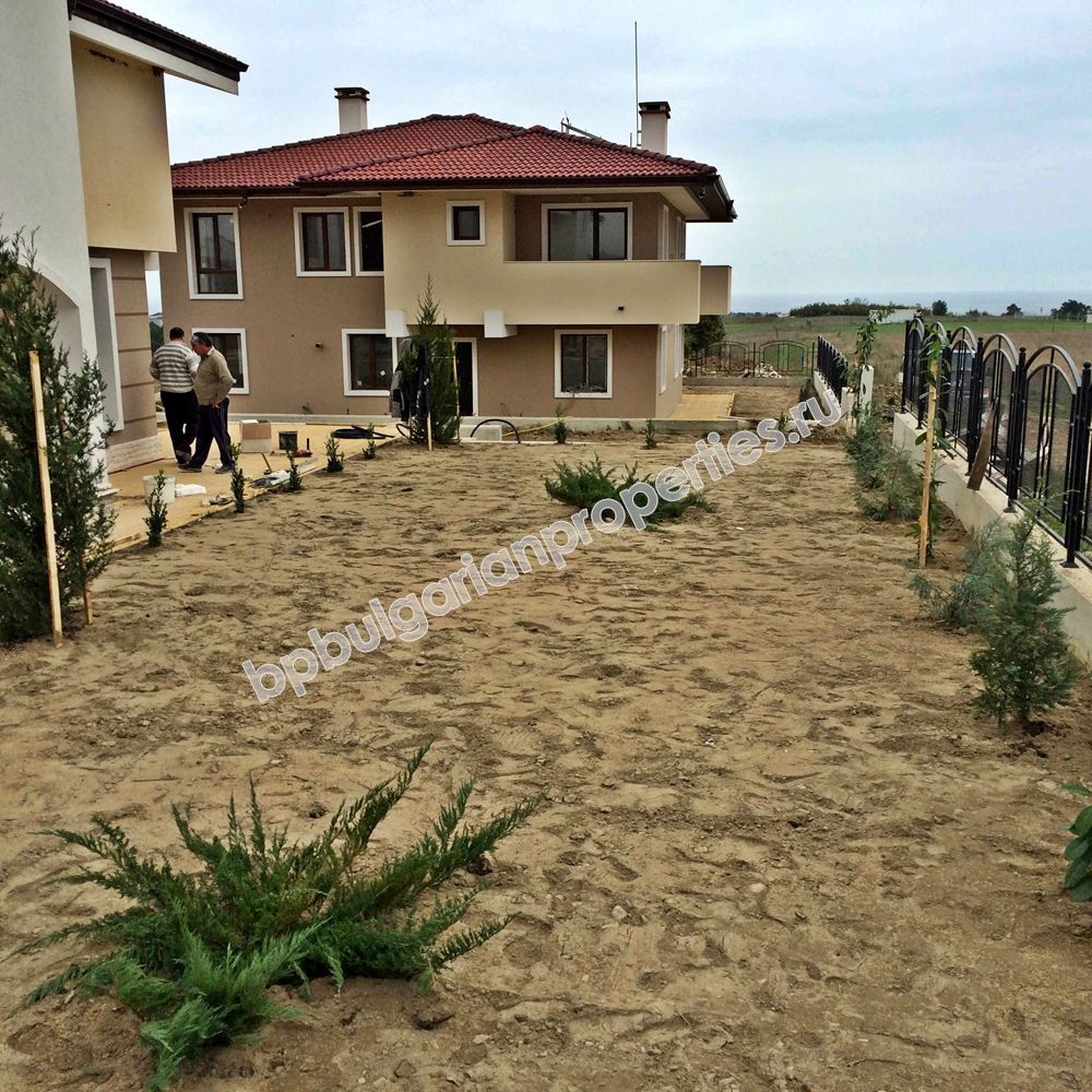 Луксозни таунхауси близо до плажа за продажба в курорта Лозенец Луксозни таунхауси близо до плажа за продажба в курорта Лозенец