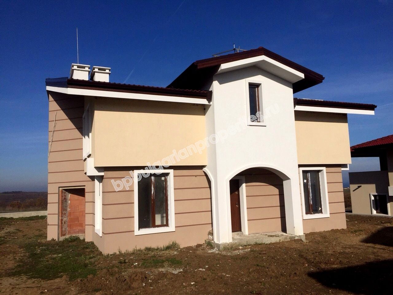 Луксозни таунхауси близо до плажа за продажба в курорта Лозенец Луксозни таунхауси близо до плажа за продажба в курорта Лозенец