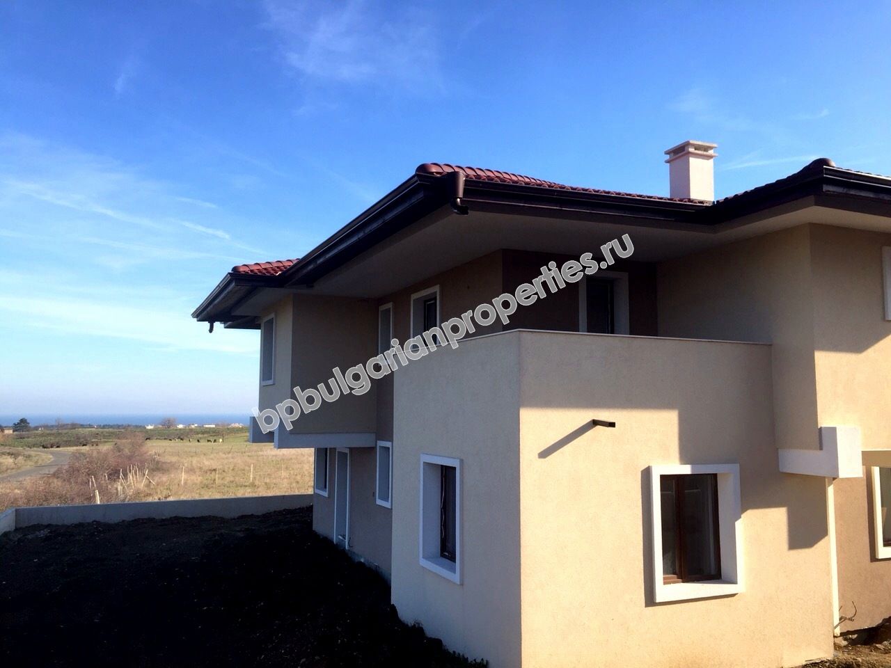 Луксозни таунхауси близо до плажа за продажба в курорта Лозенец Луксозни таунхауси близо до плажа за продажба в курорта Лозенец