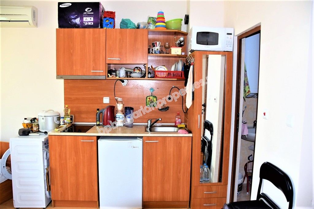 Мебелирано студио за продажба в курорта Слънчев Бряг Мебелирано студио за продажба в курорта Слънчев Бряг