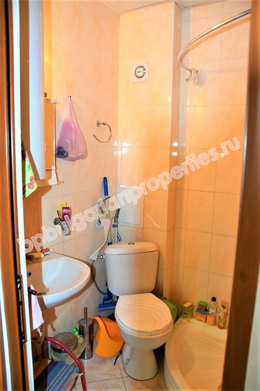 Мебелирано студио за продажба в курорта Слънчев Бряг Мебелирано студио за продажба в курорта Слънчев Бряг