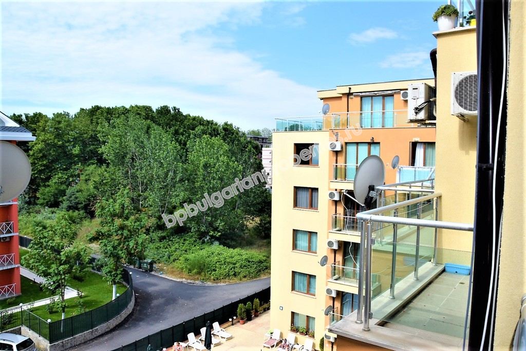 Мебелирано студио за продажба в курорта Слънчев Бряг Мебелирано студио за продажба в курорта Слънчев Бряг