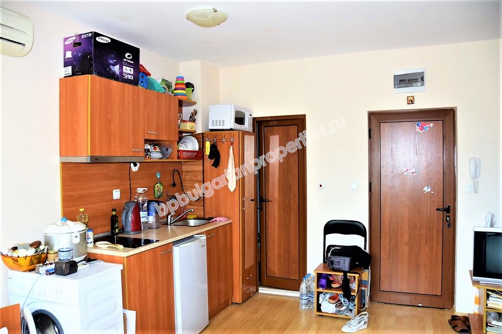 Мебелирано студио за продажба в курорта Слънчев Бряг Мебелирано студио за продажба в курорта Слънчев Бряг