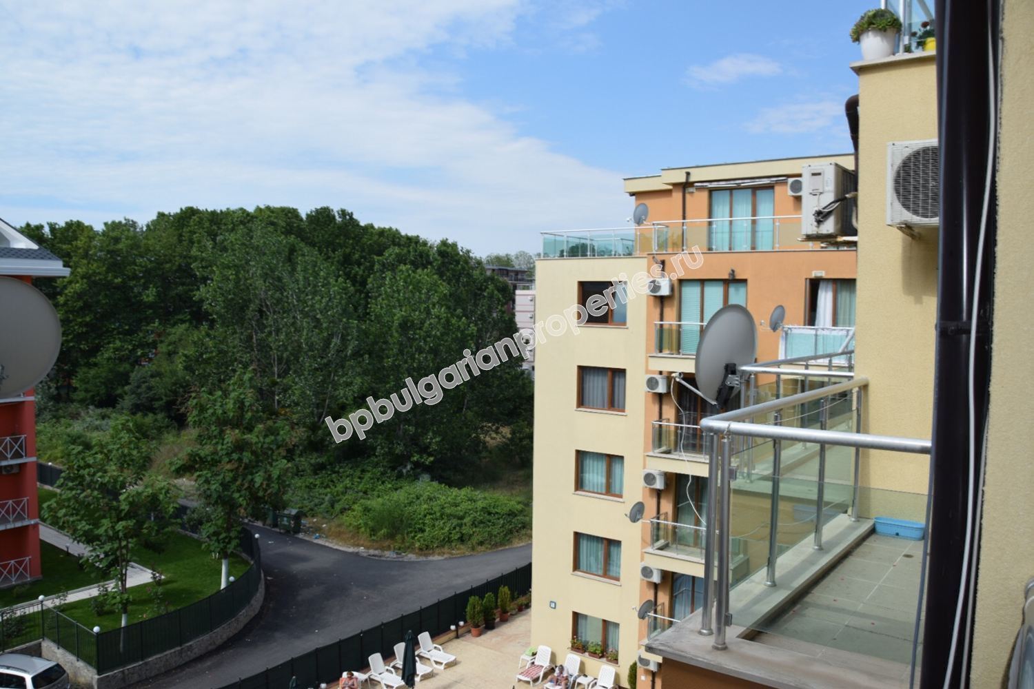 Мебелирано студио за продажба в курорта Слънчев Бряг Мебелирано студио за продажба в курорта Слънчев Бряг