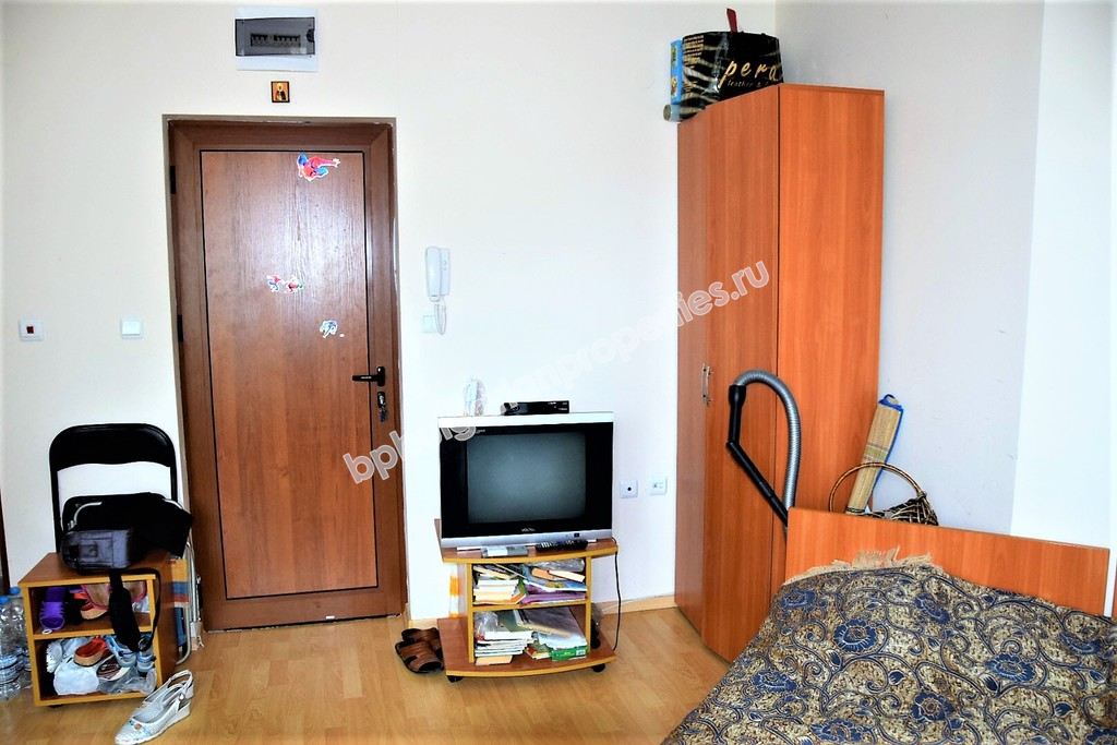 Мебелирано студио за продажба в курорта Слънчев Бряг Мебелирано студио за продажба в курорта Слънчев Бряг