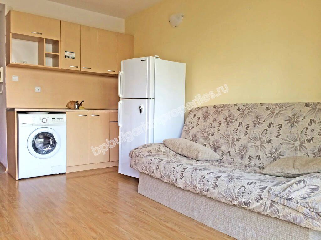 Едноспален мебелиран апартамент за продажба близо до морето в Свети Влас Едноспален мебелиран апартамент за продажба близо до морето в Свети Влас