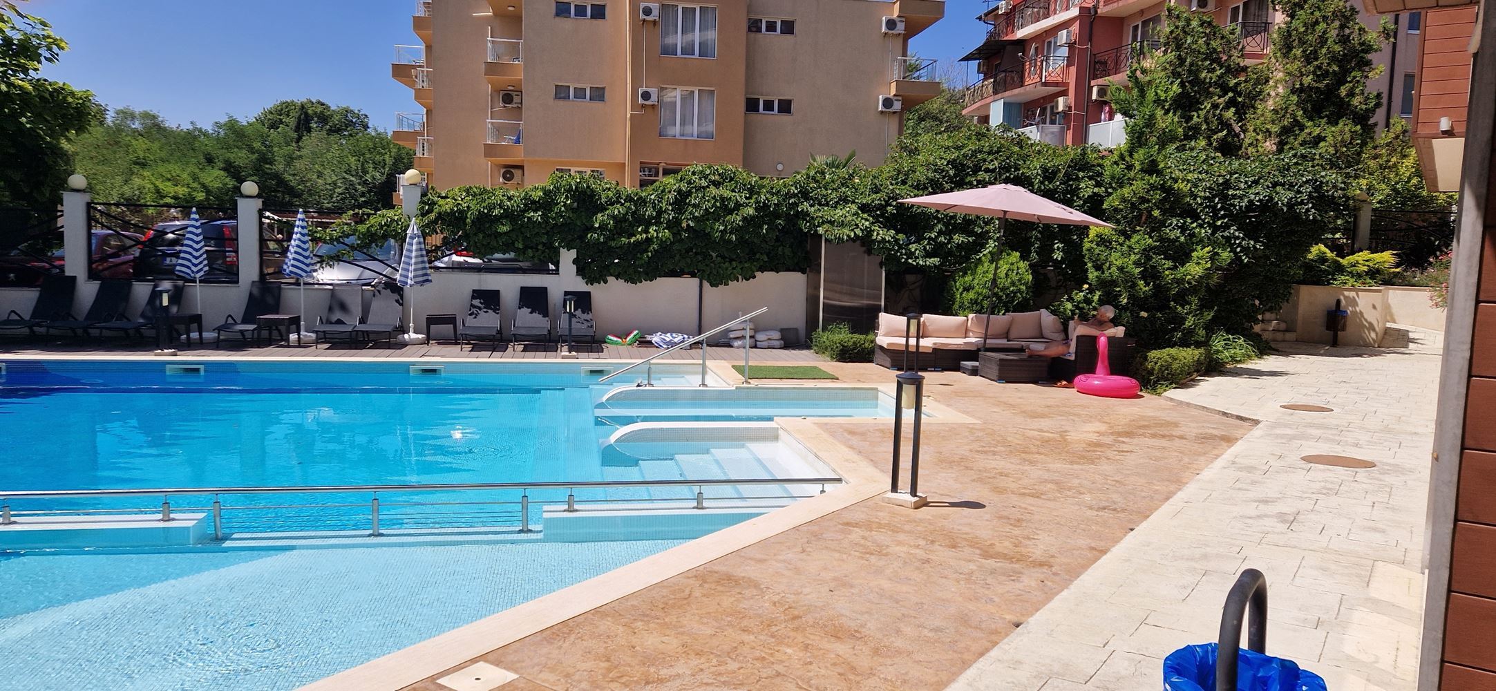 Обзаведен двустаен апартамент на 100 метра от морето в Равда Обзаведен двустаен апартамент на 100 метра от морето в Равда