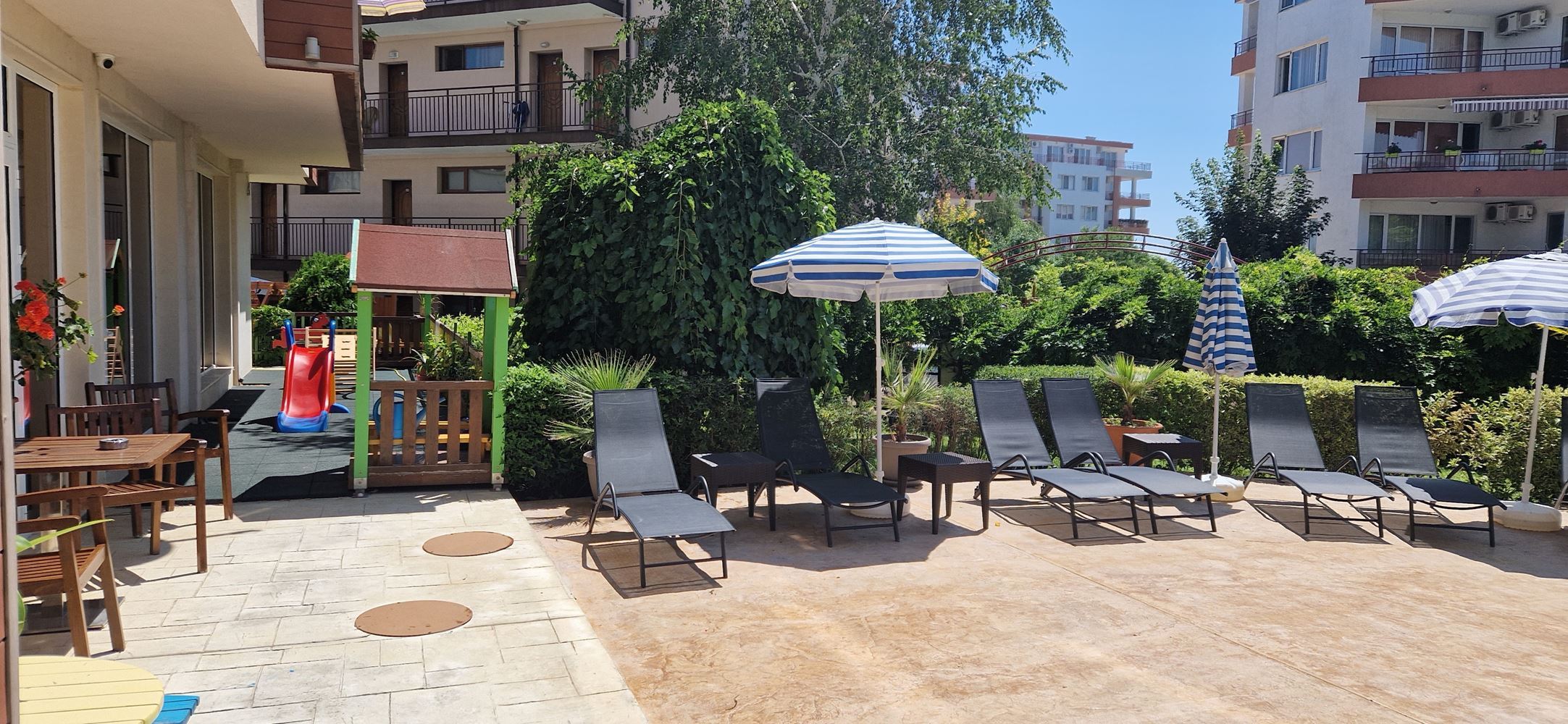 Обзаведен двустаен апартамент на 100 метра от морето в Равда Обзаведен двустаен апартамент на 100 метра от морето в Равда