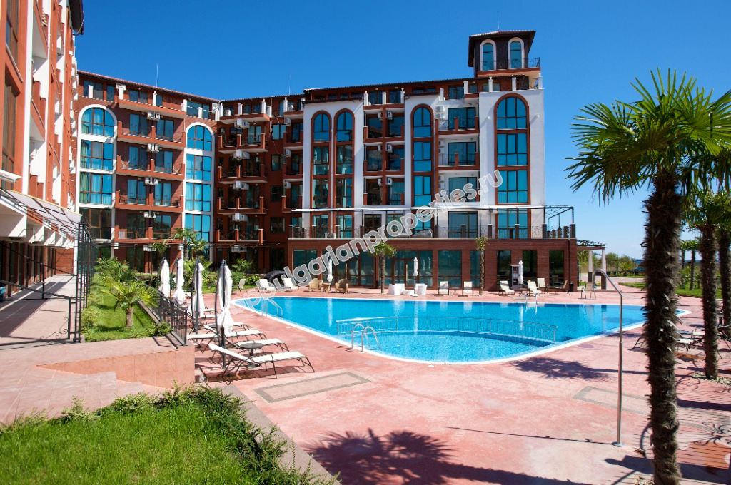 Голям мебелиран мезонет на първа линия море за продажба в Несебър Голям мебелиран мезонет на първа линия море за продажба в Несебър