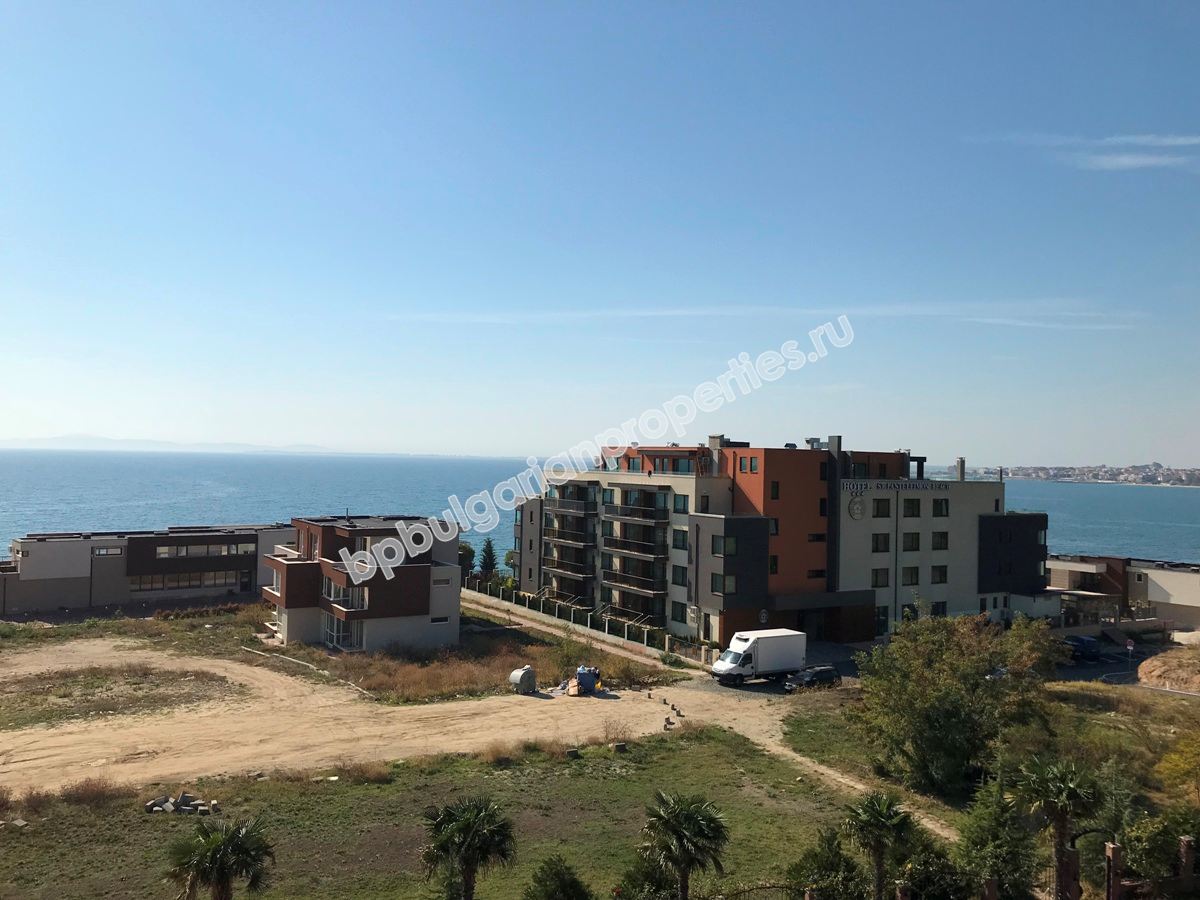 Голям мебелиран мезонет на първа линия море за продажба в Несебър Голям мебелиран мезонет на първа линия море за продажба в Несебър