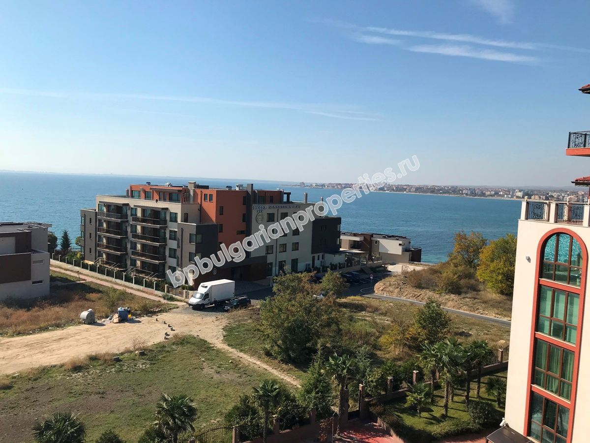 Голям мебелиран мезонет на първа линия море за продажба в Несебър Голям мебелиран мезонет на първа линия море за продажба в Несебър