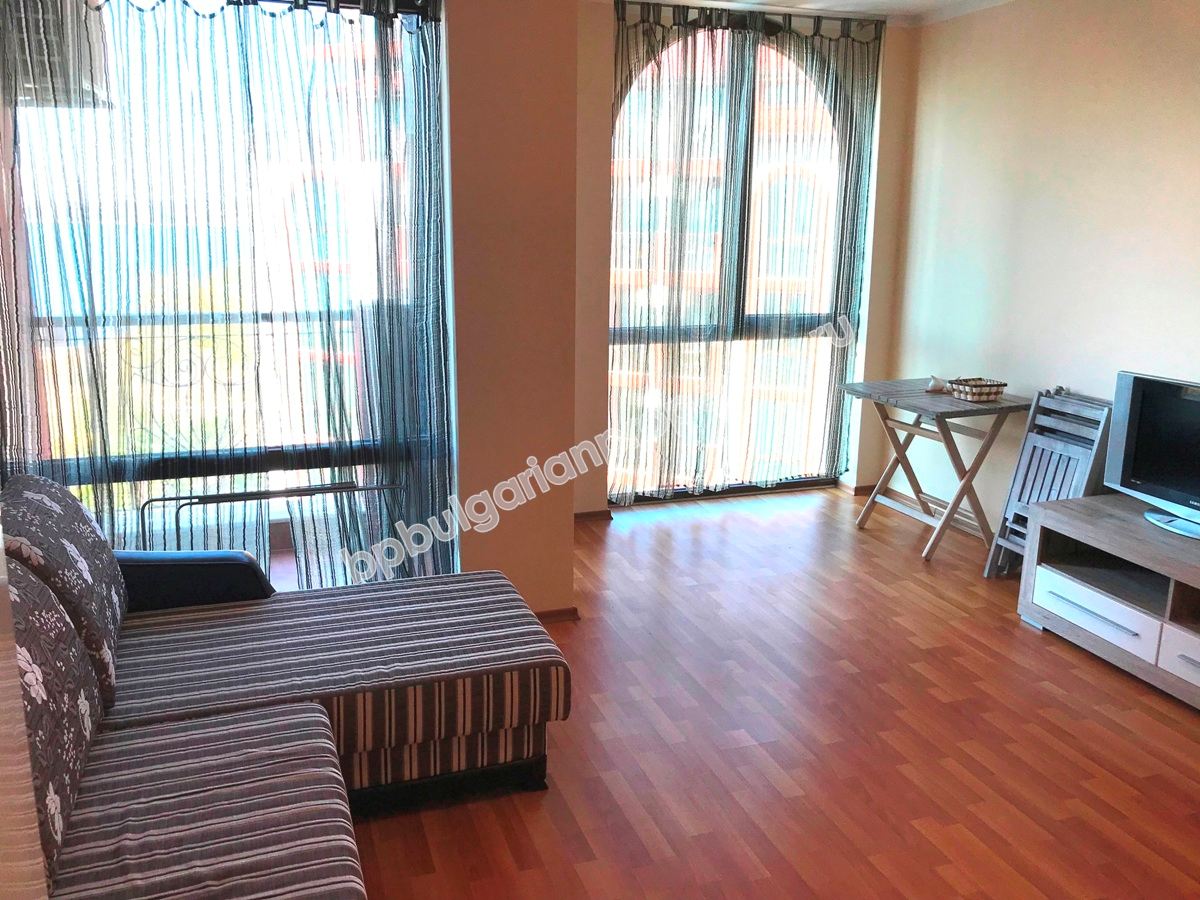 Голям мебелиран мезонет на първа линия море за продажба в Несебър Голям мебелиран мезонет на първа линия море за продажба в Несебър