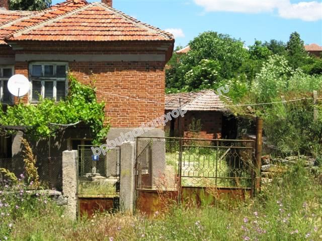 Тухлена двуетажна къща за продажба в село в Ямболски окръг Тухлена двуетажна къща за продажба в село в Ямболски окръг